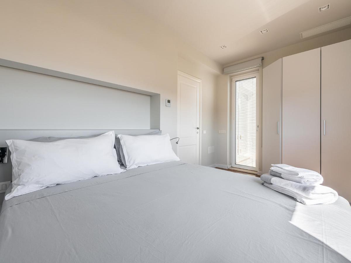 Penthouse Center Leilighet Cagliari Eksteriør bilde