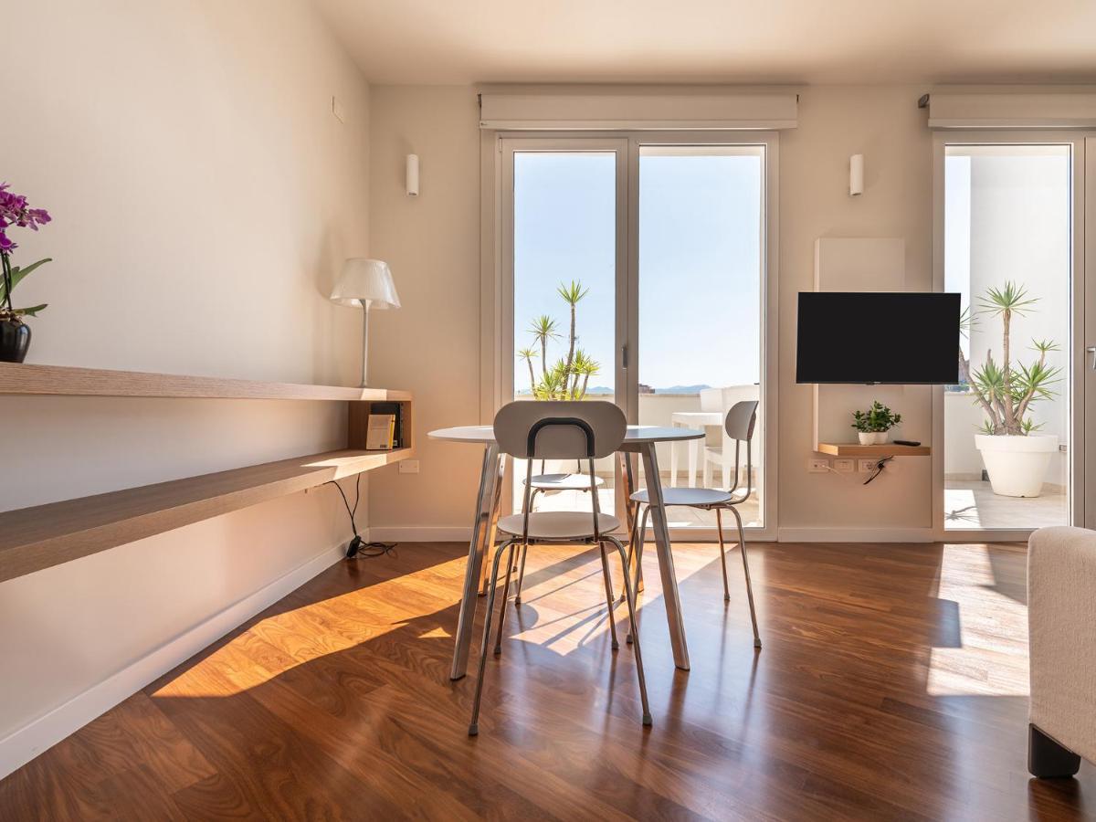 Penthouse Center Leilighet Cagliari Eksteriør bilde