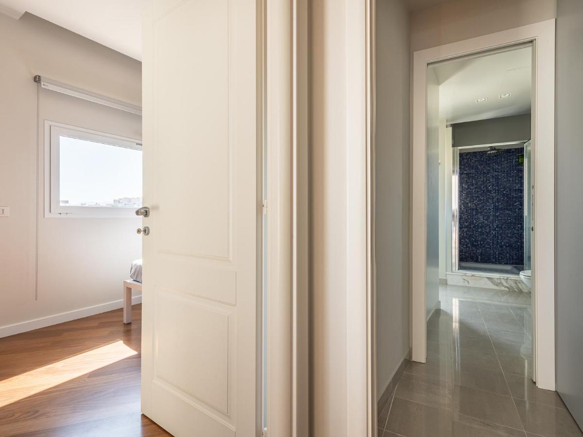 Penthouse Center Leilighet Cagliari Eksteriør bilde