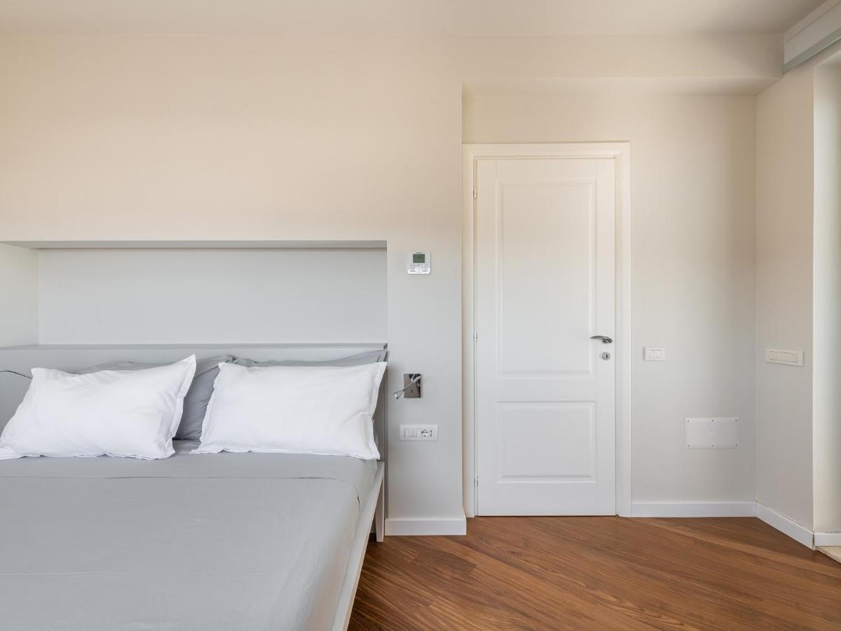 Penthouse Center Leilighet Cagliari Eksteriør bilde