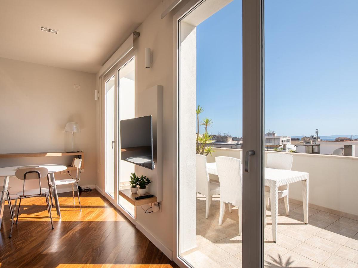 Penthouse Center Leilighet Cagliari Eksteriør bilde